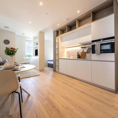 Cozy Apartments - Free Wifi And Parking Onsite Feltham Esterno foto