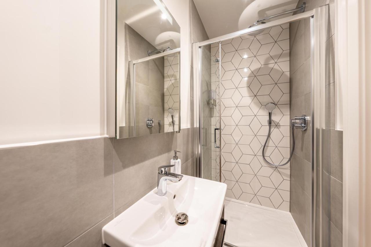 Cozy Apartments - Free Wifi And Parking Onsite Feltham Esterno foto