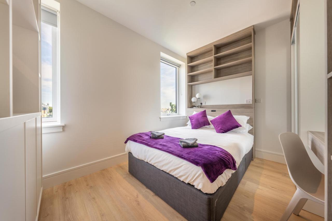 Cozy Apartments - Free Wifi And Parking Onsite Feltham Esterno foto